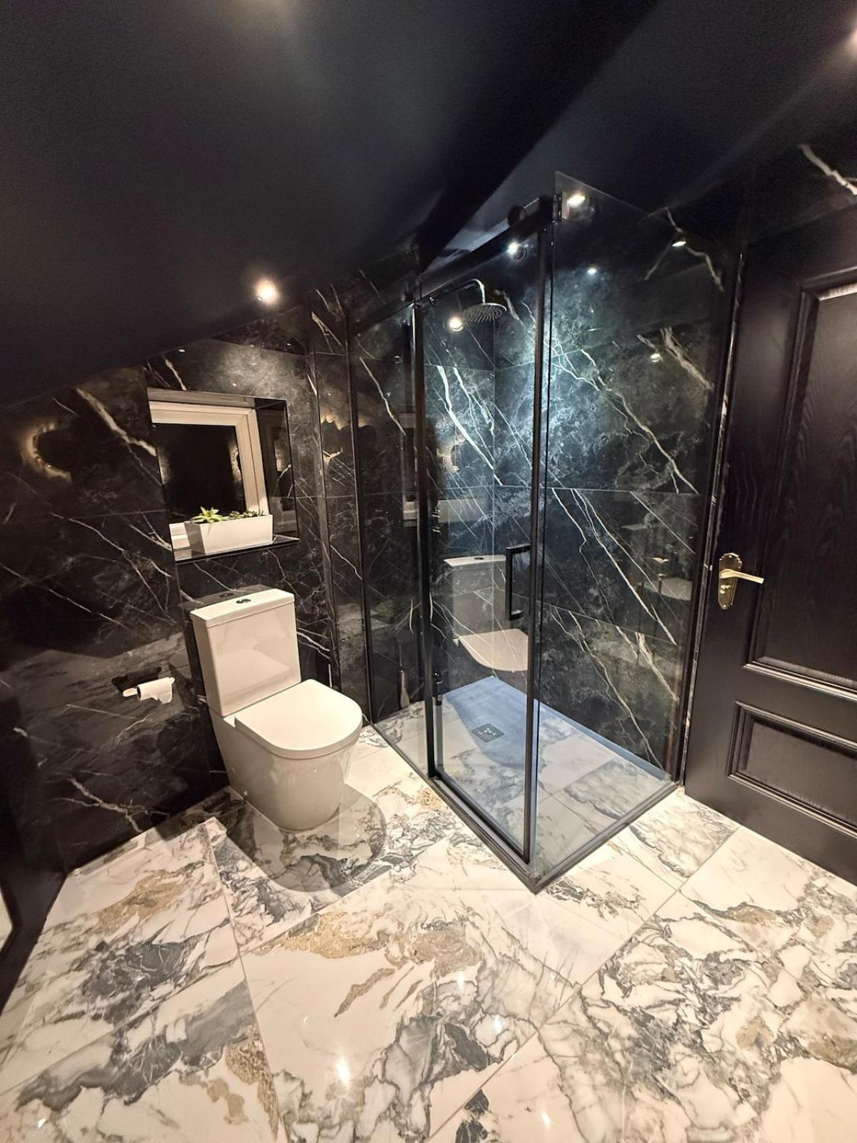 The Loft At One Luxury Penthouse Leilighet Wigan Eksteriør bilde